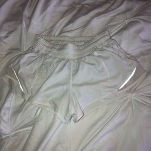 Lululemon Hottie Hot Short 2.5 inch